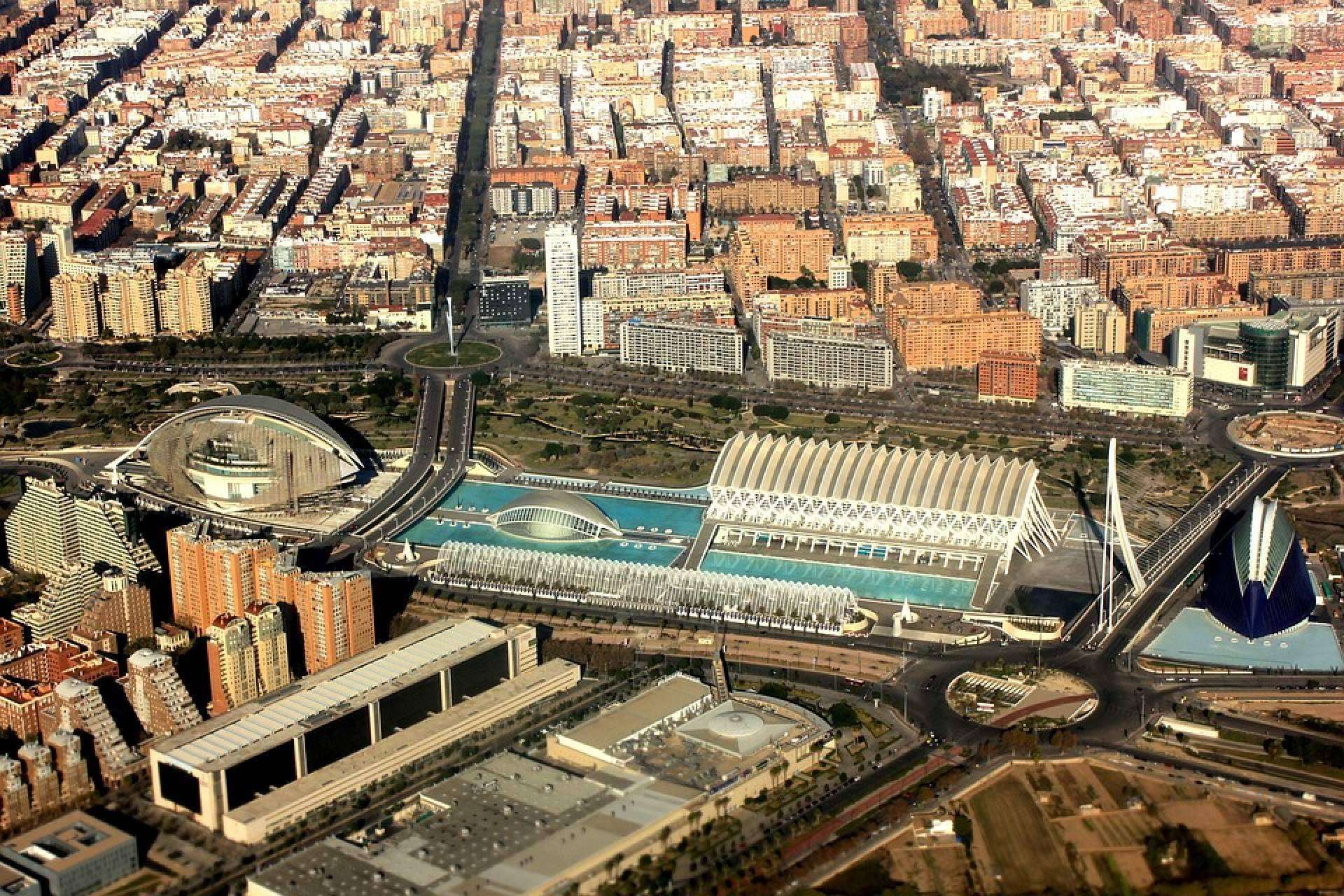 FENEVAL pide al Gobierno valenciano la realización del preceptivo estudio previo sobre sostenibilidad para avanzar en la electrificación de las flotas