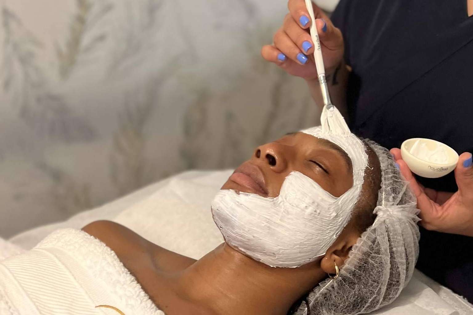 Reservar una cita en G&G Beauty para una limpieza facial Madrid