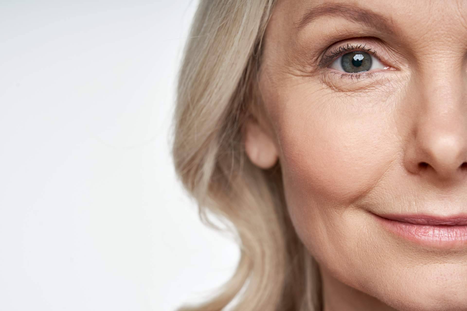 Tratamiento de rejuvenecimiento facial no invasivo