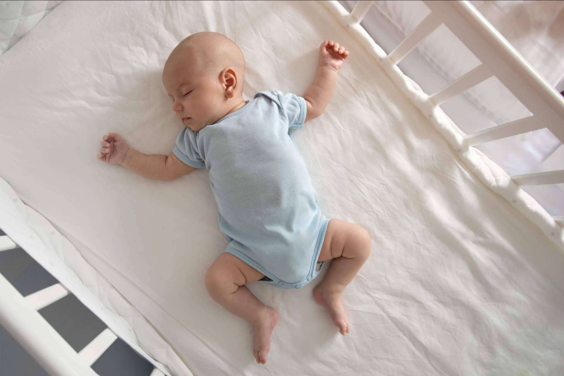 Dormir a un bebé toda la noche sí es posible con los hábitos saludables de BabySteps by Marian
