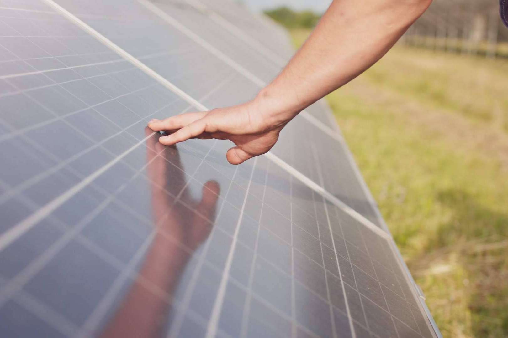 El servicio integral de Ingeniería MASRED para instalar placas solares, desde el asesoramiento inicial a la instalación