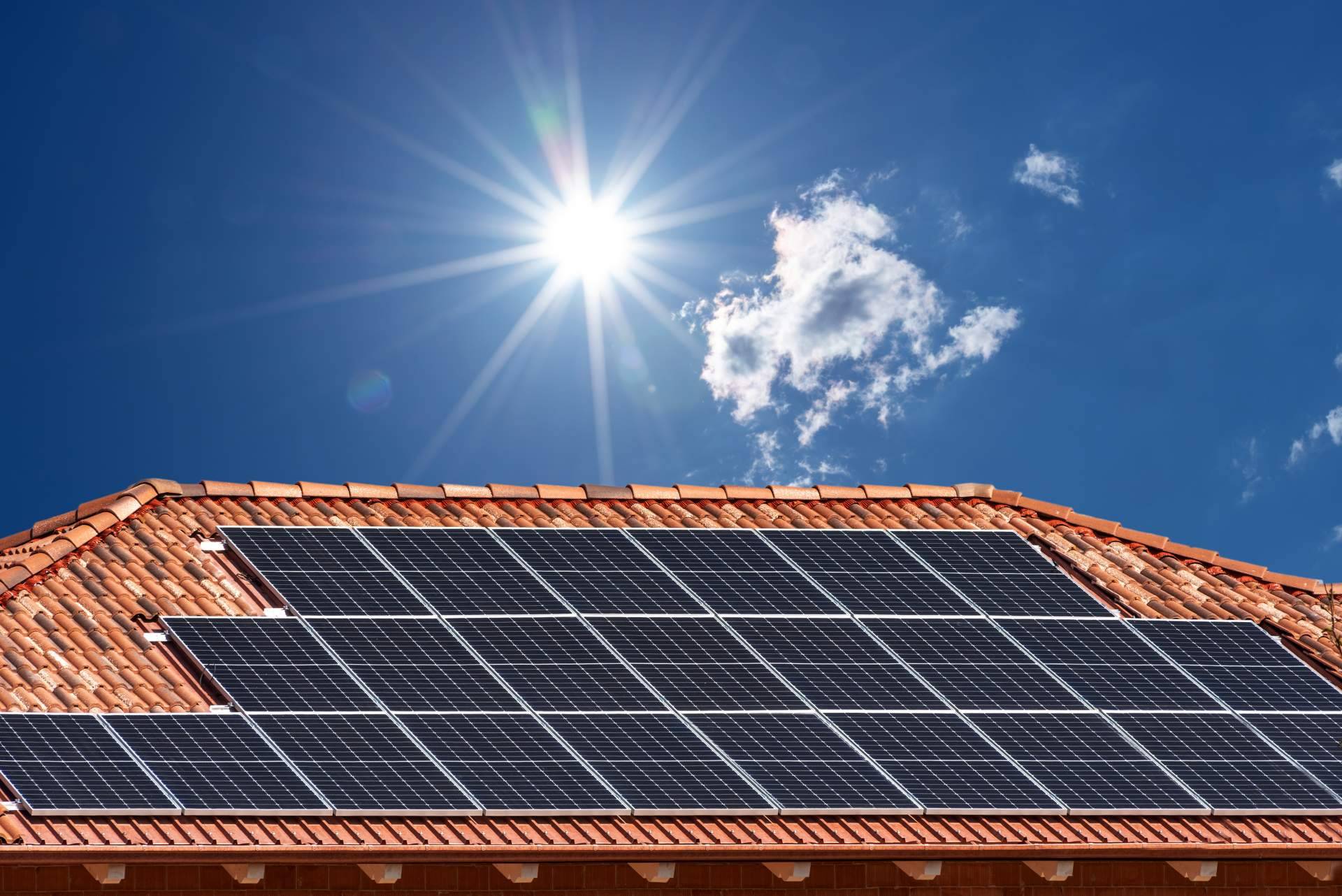 Encontrar un buen presupuesto para la instalación de placas solares en una vivienda con Megawatt