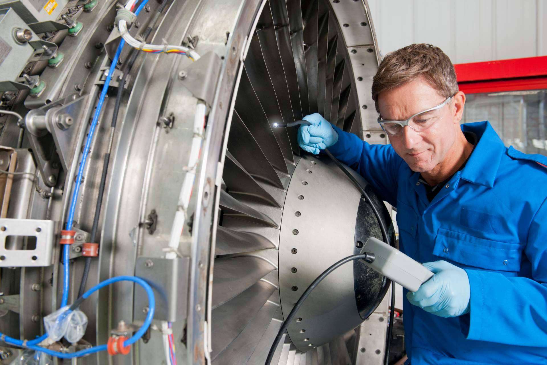 Servicios de inspección y control de calidad de la mano de BM Consulting Engineering