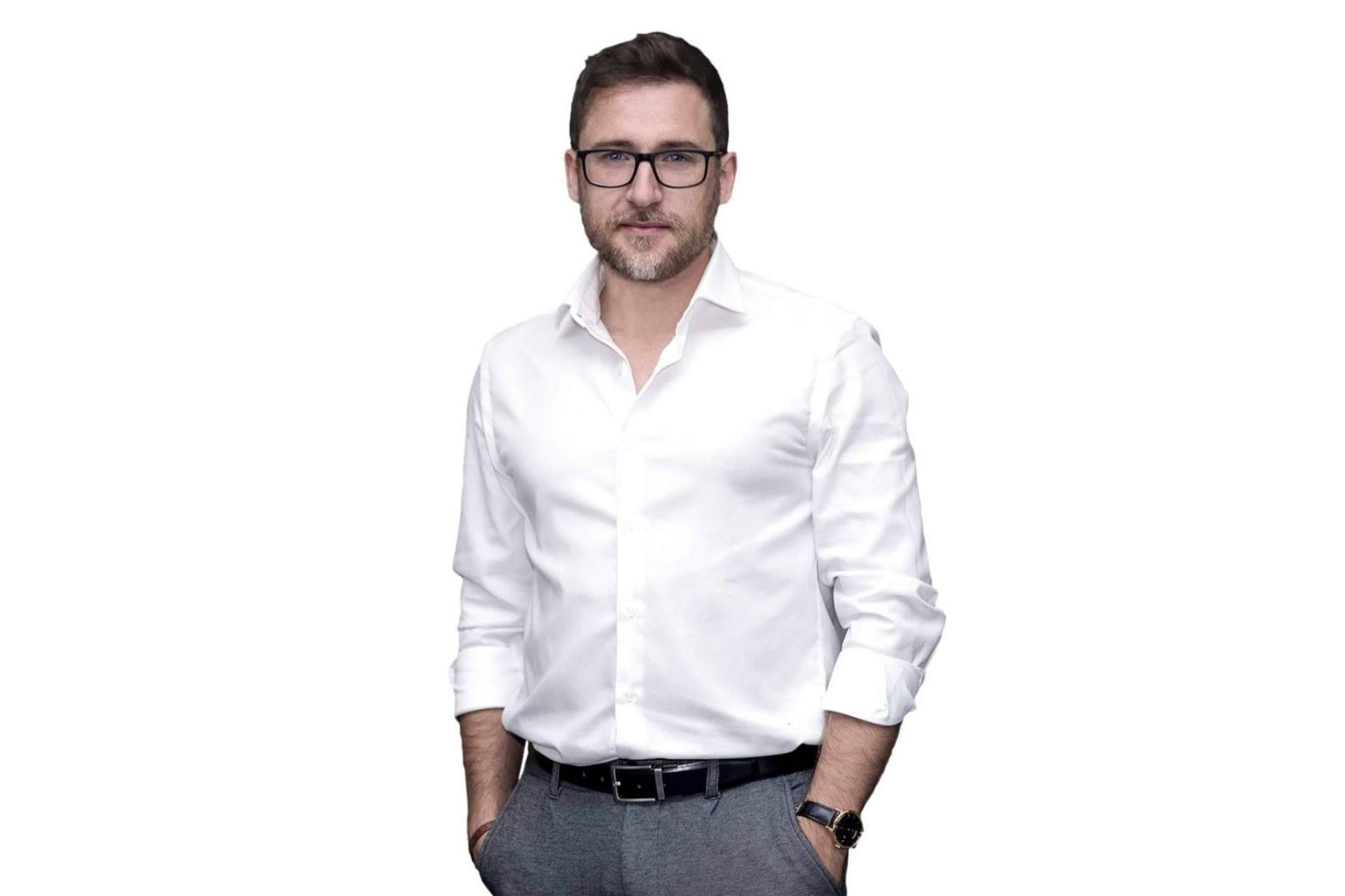 Rubén Martín, con más de 17 años de experiencia en el mundo del desarrollo de marca personal y del emprendimiento, es autor del libro El Poder de tu Marca Personal