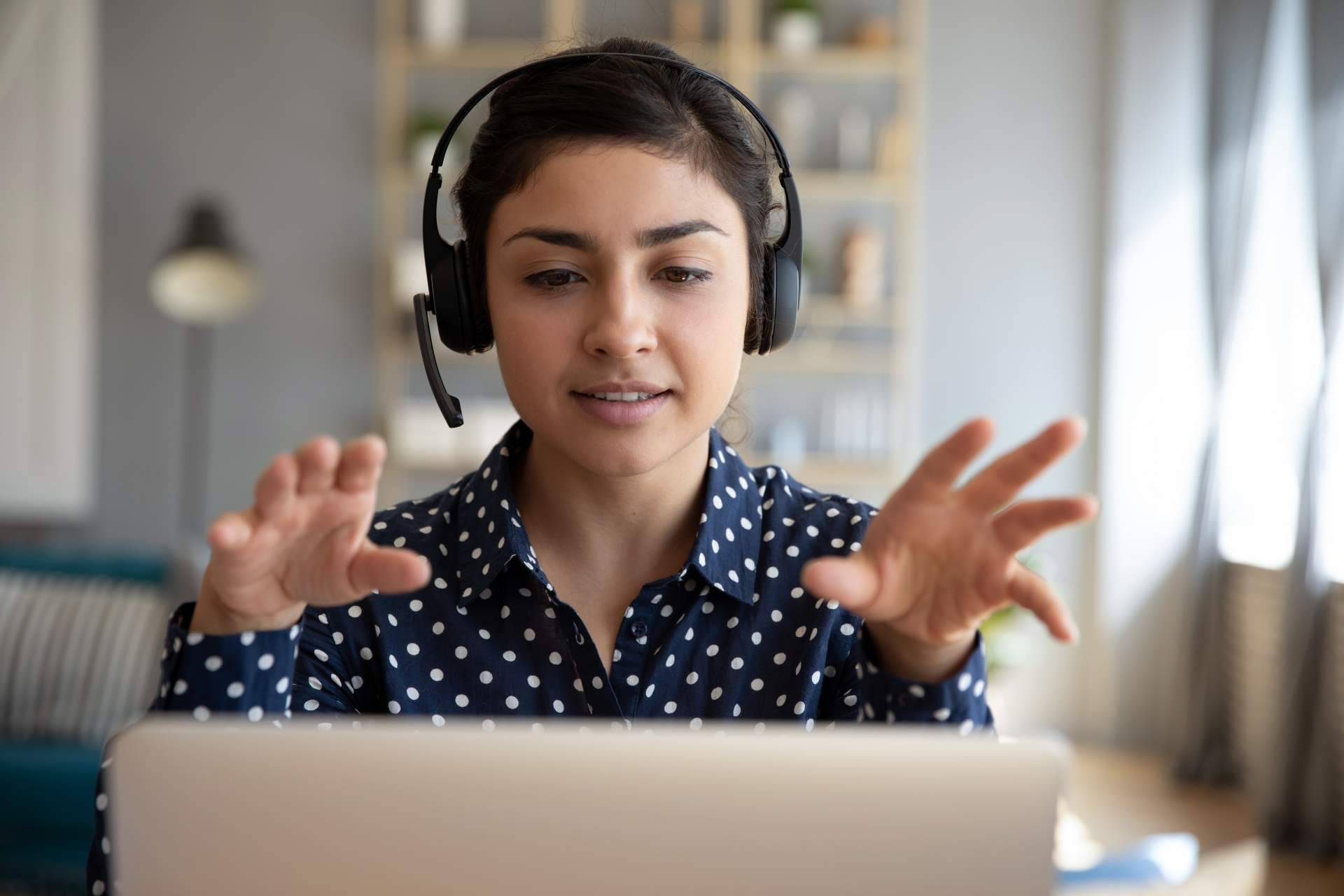 Intérpretes profesionales para empresas y eventos en Madrid, con Enai E-Consulting Internacional