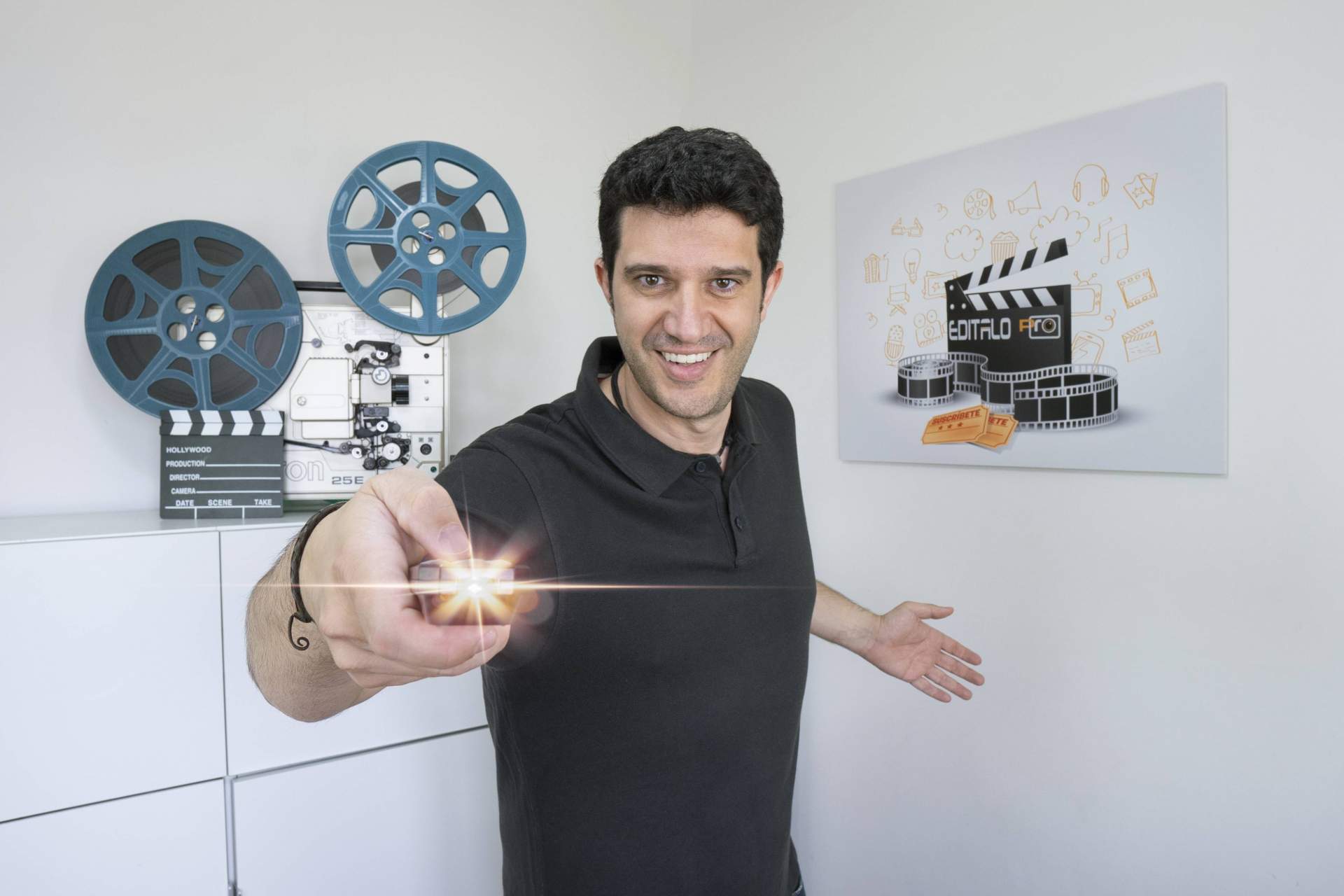 Edítalo Pro: el canal de YouTube donde su protagonista, Antonio Escudero, explica las principales técnicas en la edición de vídeos a nivel profesional