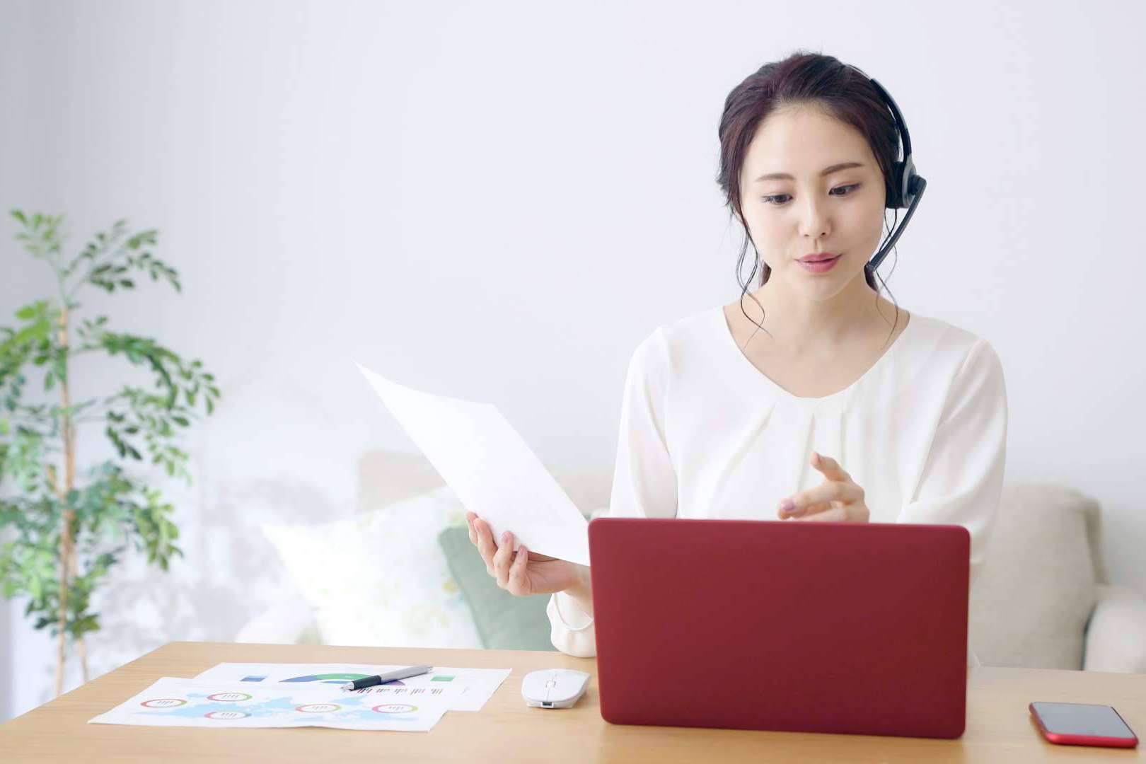 Trabajar desde una laptop y vivir de Internet con Ofertas777