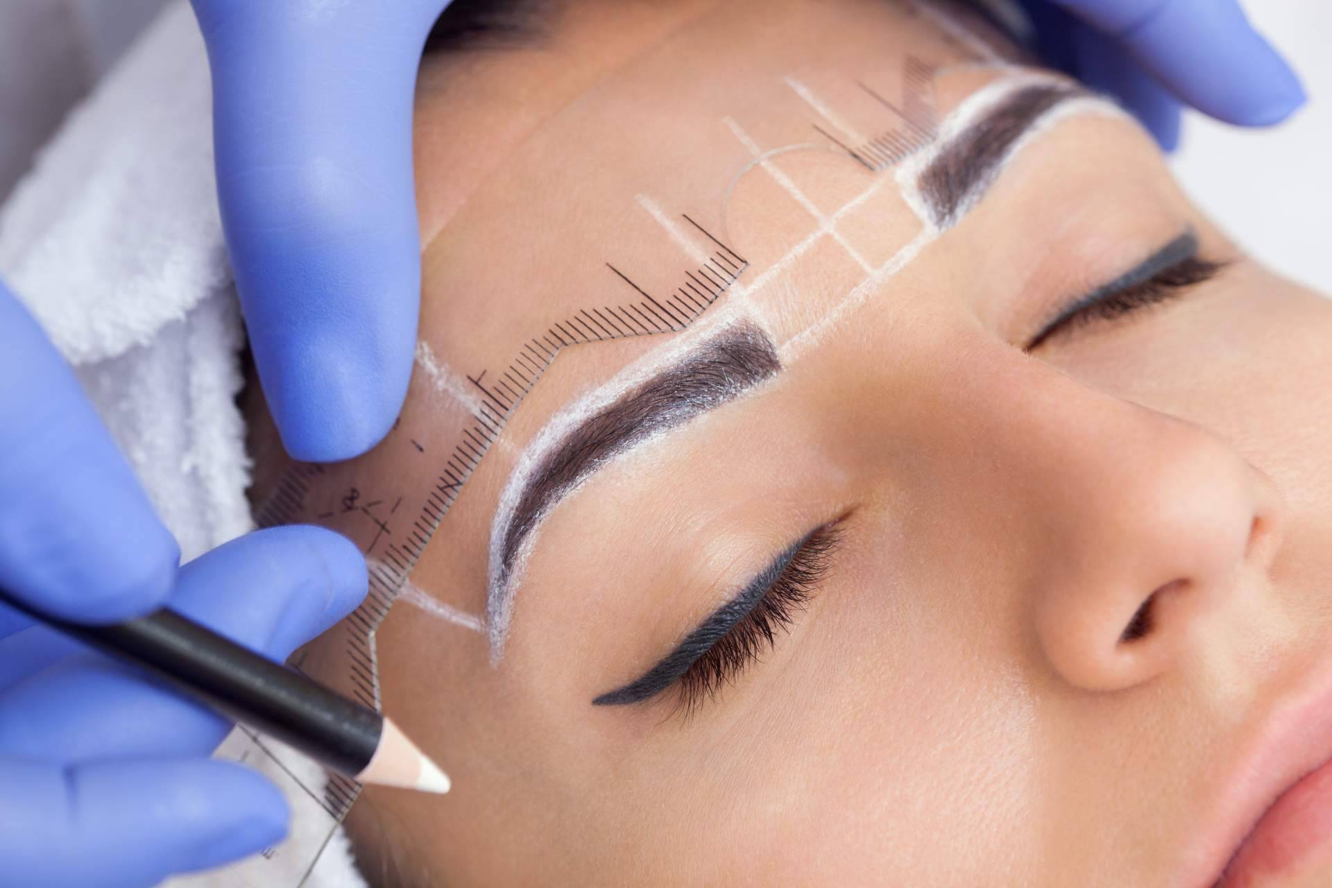Todo lo que se debe saber antes de someterse a la técnica del microblading, por Centro Médico Bravo