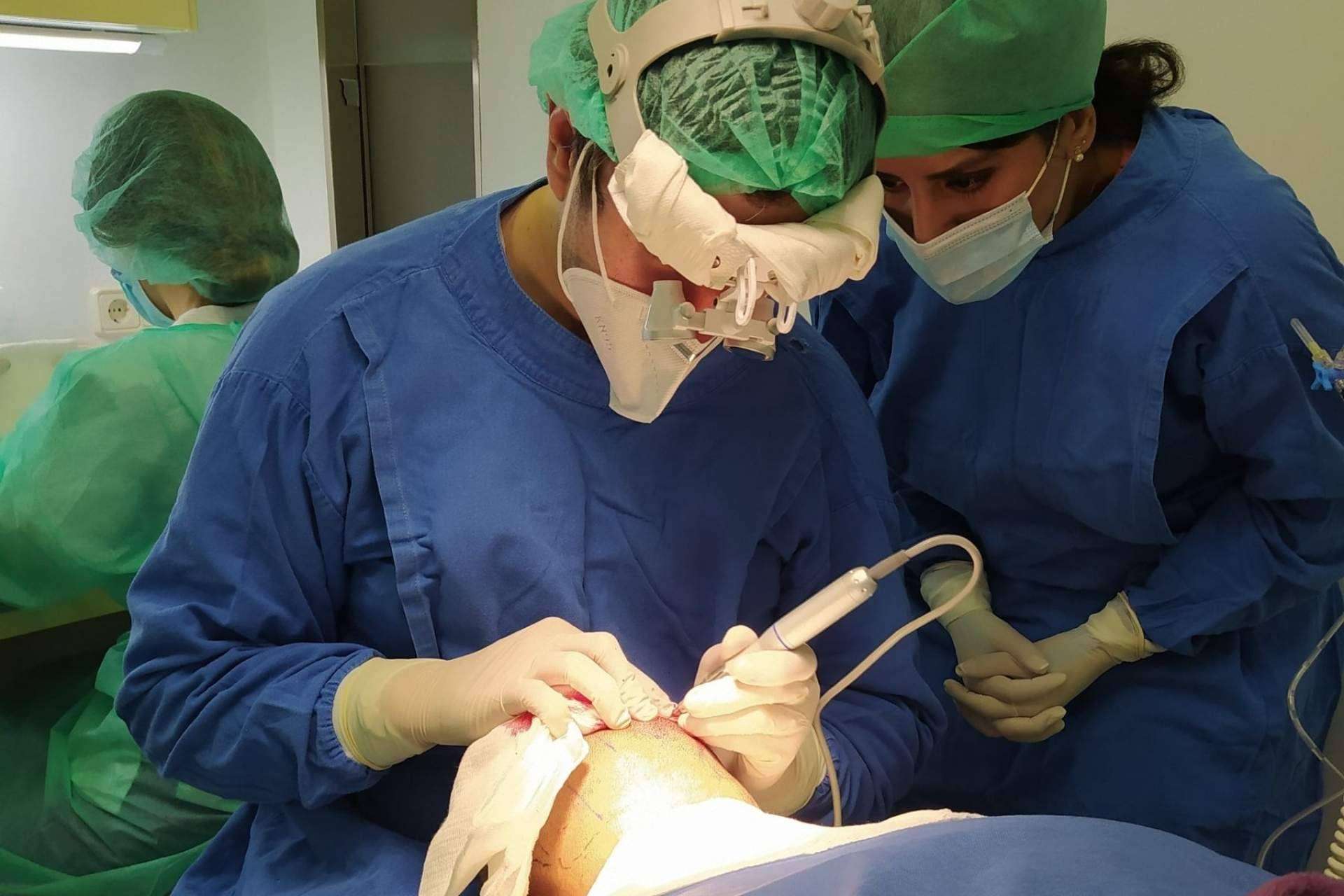 Microinjerto capilar en la clínica estética de Alcobendas de Clínica Tarrazo